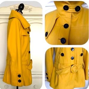 Medium, Mustard Yellow Pea Wool Coat. Excellent condition! Green w/Envy brand.